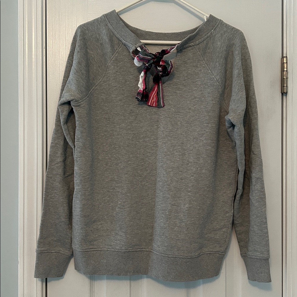 Crown & Ivy Gray Sweatshirt